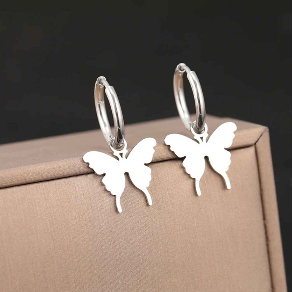 🦋Silver butterfly huggie hoops 🦋